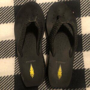 Volatile Island style black wedge sandal size 8M
